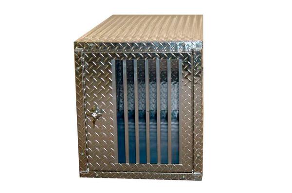 Diamond plate dog 2024 crate
